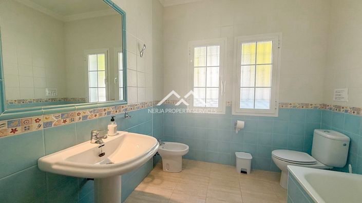 Image No.36-5 Bed Villa for sale