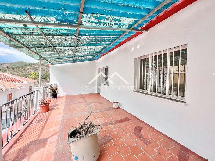 Image No.1-4 Bed Townhouse for sale