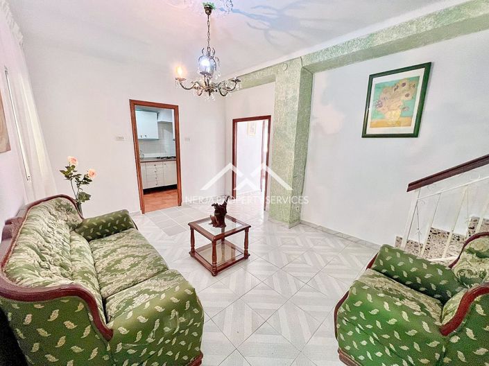 Image No.13-4 Bed Townhouse for sale