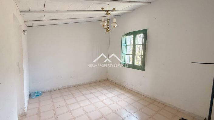 Image No.14-3 Bed Property for sale