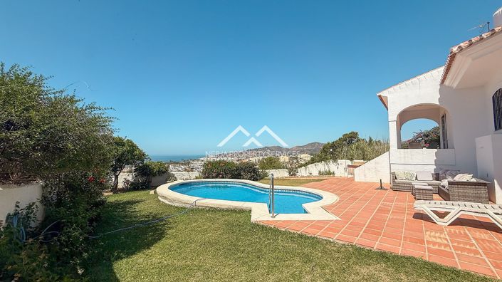 Image No.3-Villa de 2 chambres à vendre à Nerja