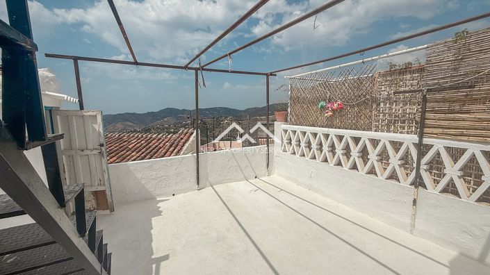 Image No.1-2 Bed Townhouse for sale
