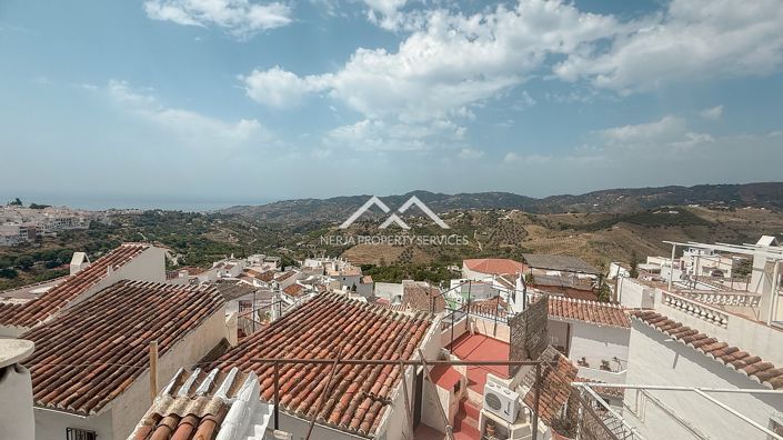 Image No.27-2 Bed Townhouse for sale