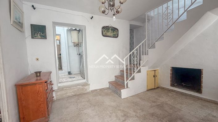 Image No.8-2 Bed Townhouse for sale