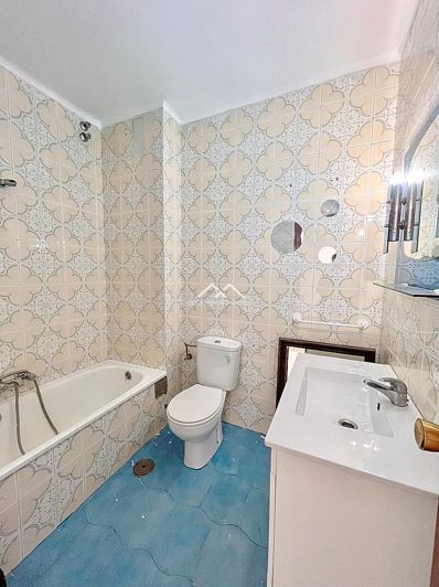 Image No.18-3 Bed Apartment for sale