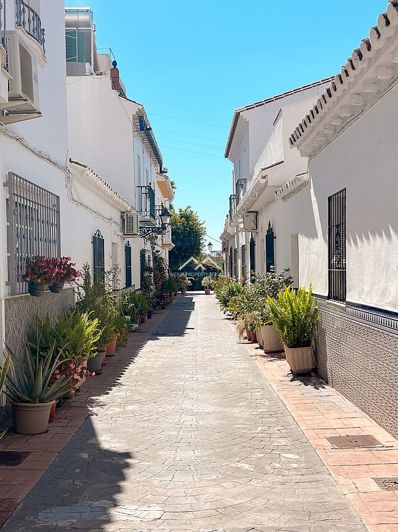 Image No.31-6 Bed Townhouse for sale