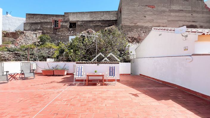 Image No.4-6 Bed Townhouse for sale