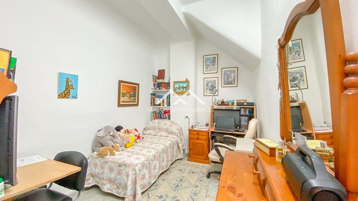 Image No.11-4 Bed Townhouse for sale