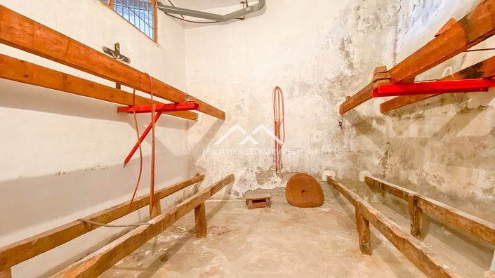 Image No.23-4 Bed Townhouse for sale