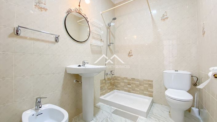 Image No.30-4 Bed Townhouse for sale