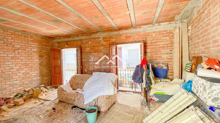 Image No.37-4 Bed Townhouse for sale