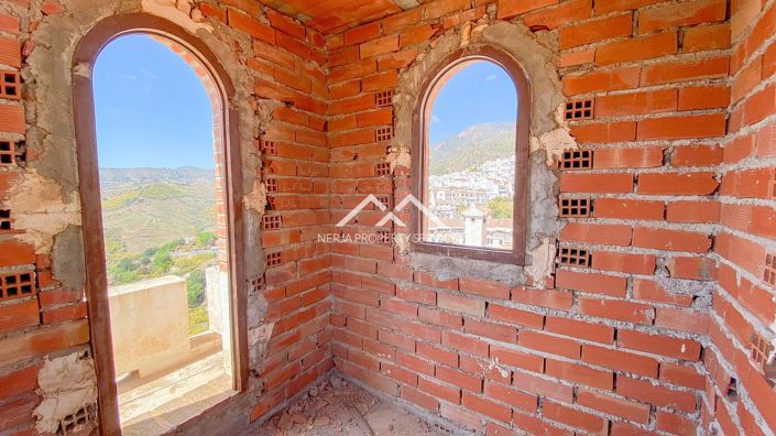 Image No.44-4 Bed Townhouse for sale