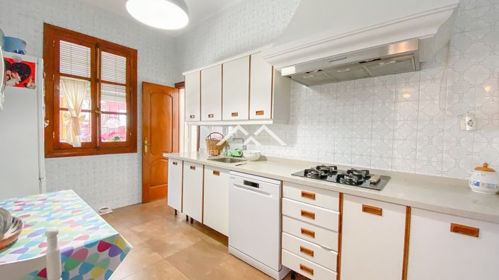 Image No.7-4 Bed Townhouse for sale