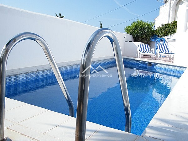 Image No.1-2 Bed Villa for sale