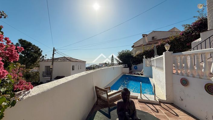 Image No.3-Villa de 2 chambres à vendre à Nerja