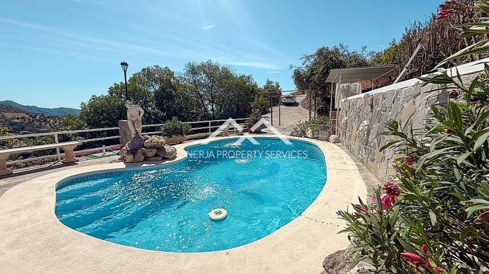 Image No.1-2 Bed Villa for sale