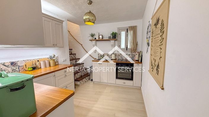 Image No.13-2 Bed Townhouse for sale