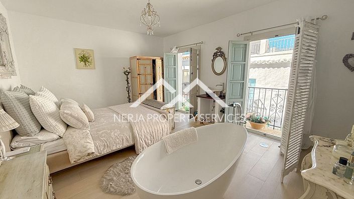 Image No.17-2 Bed Townhouse for sale