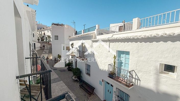 Image No.18-2 Bed Townhouse for sale