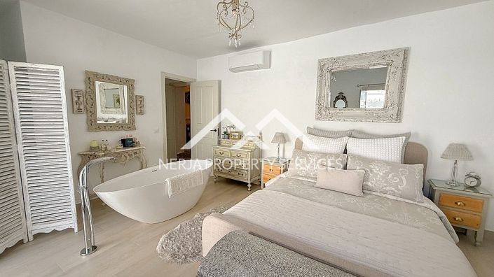 Image No.20-2 Bed Townhouse for sale