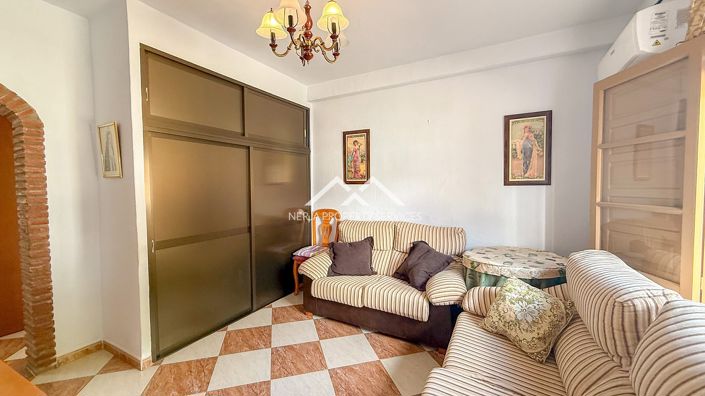 Image No.11-3 Bed House for sale