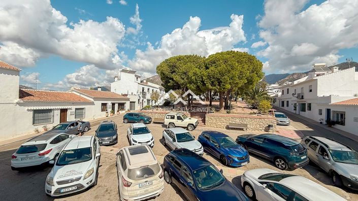 Image No.28-3 Bed House for sale