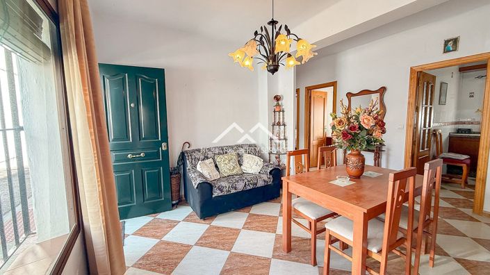 Image No.6-3 Bed House for sale