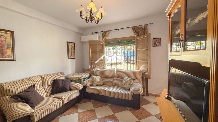 Image No.9-3 Bed House for sale