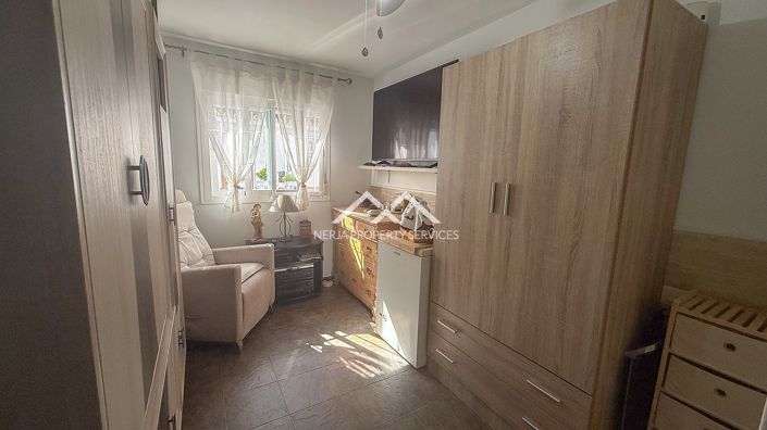 Image No.9-3 Bed House for sale