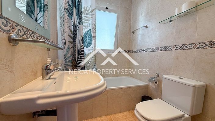 Image No.31-3 Bed Property for sale