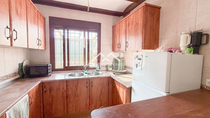 Image No.10-2 Bed Property for sale