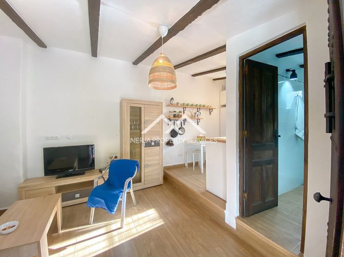 Image No.11-2 Bed Property for sale