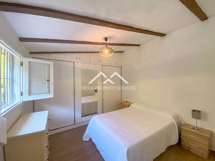 Image No.20-2 Bed Property for sale