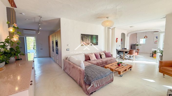 Image No.13-3 Bed House for sale