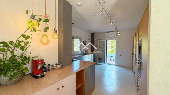 Image No.21-3 Bed House for sale