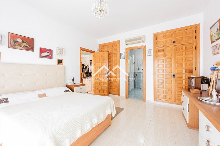 Image No.12-5 Bed Villa for sale