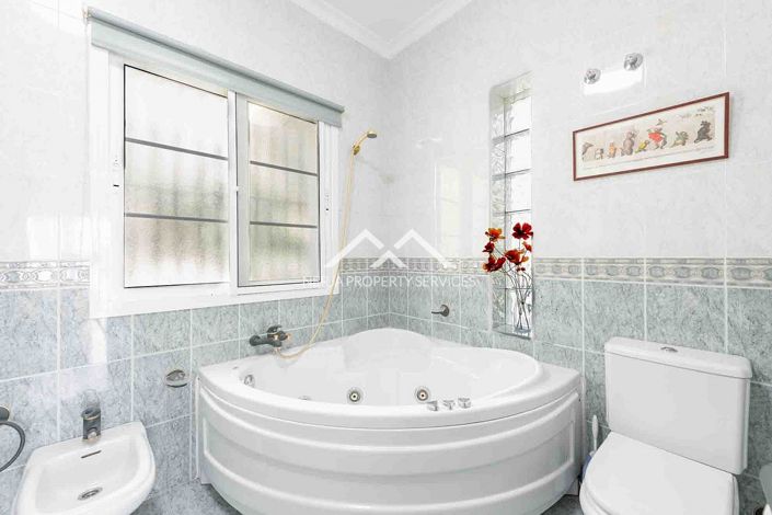 Image No.13-5 Bed Villa for sale