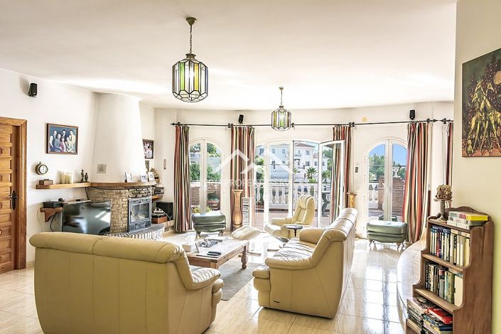 Image No.4-5 Bed Villa for sale