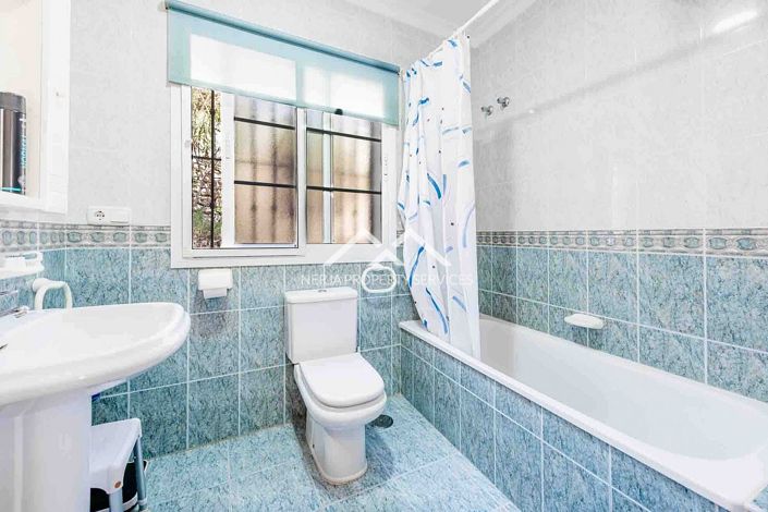 Image No.9-5 Bed Villa for sale