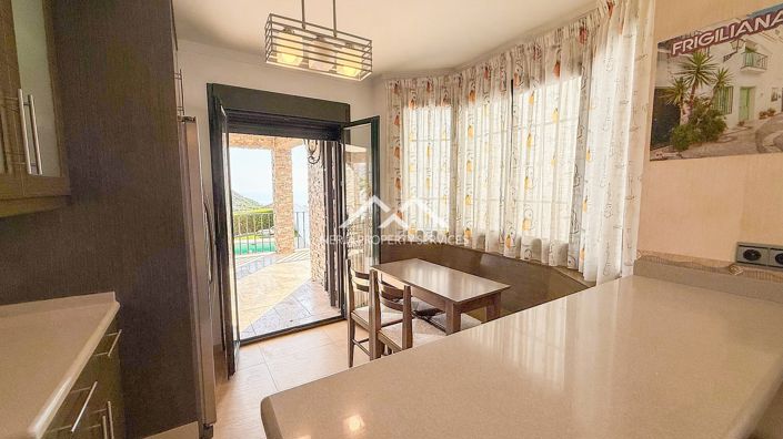 Image No.13-4 Bed Villa for sale