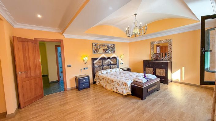 Image No.20-4 Bed Villa for sale