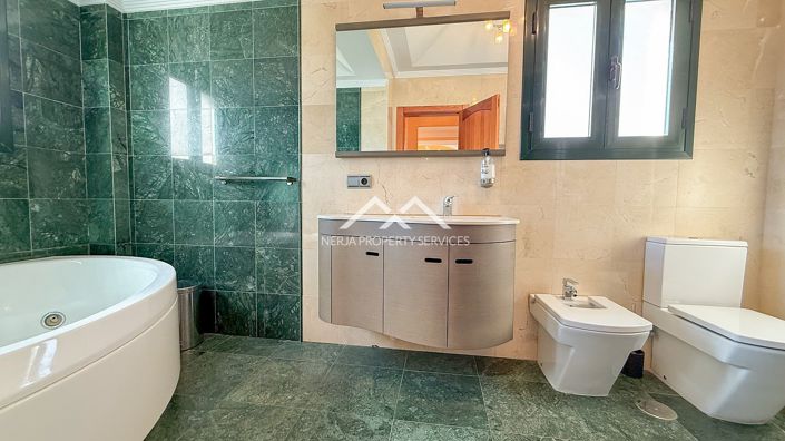 Image No.31-4 Bed Villa for sale