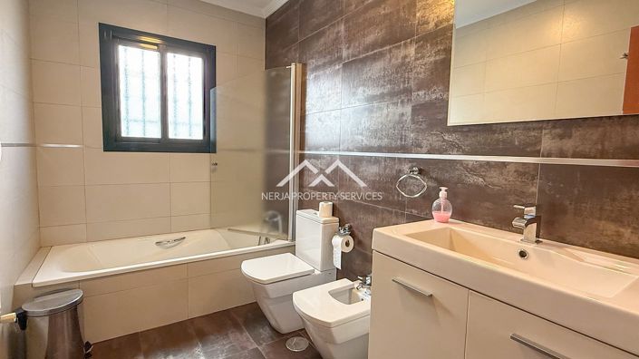 Image No.33-4 Bed Villa for sale