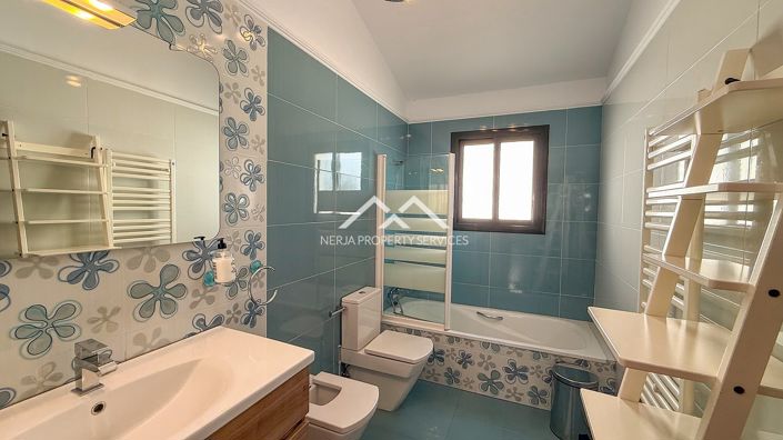 Image No.34-4 Bed Villa for sale