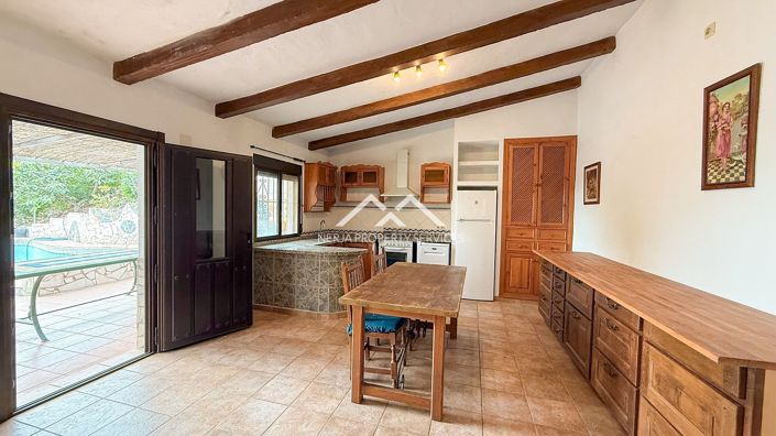 Image No.11-2 Bed Property for sale