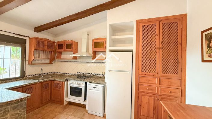 Image No.12-2 Bed Property for sale