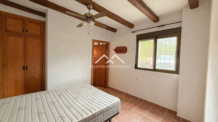 Image No.14-2 Bed Property for sale