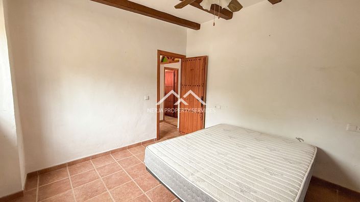 Image No.15-2 Bed Property for sale