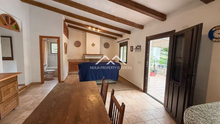 Image No.9-2 Bed Property for sale