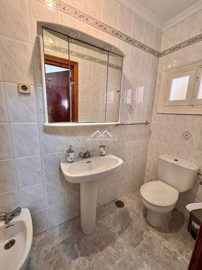 Image No.12-2 Bed Townhouse for sale